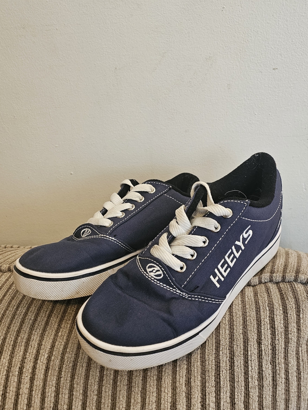 Heelys Pro 20 Navy Blue Canvas Skate Shoes – Youth Size 4 (EUR 35)